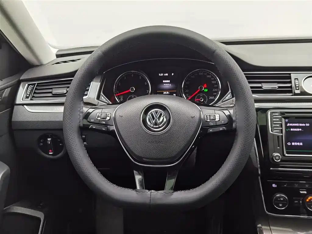 Volkswagen Passat 2018 — фото 11