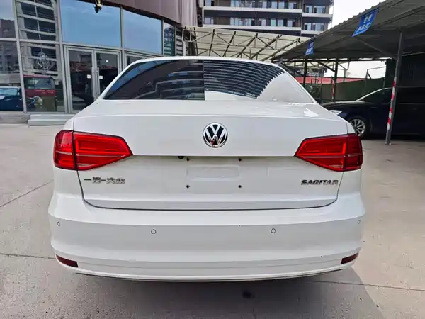 Volkswagen Sagitar 2018