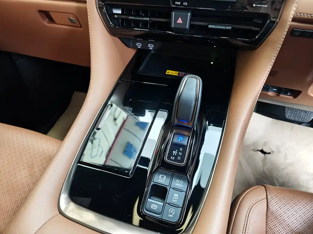 Toyota Vellfire 2025 — фото 15
