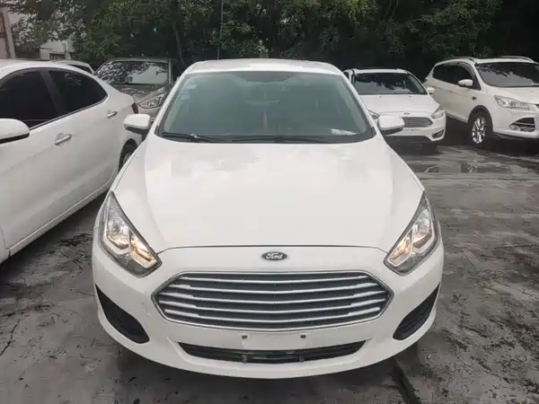 Ford Escort 2018