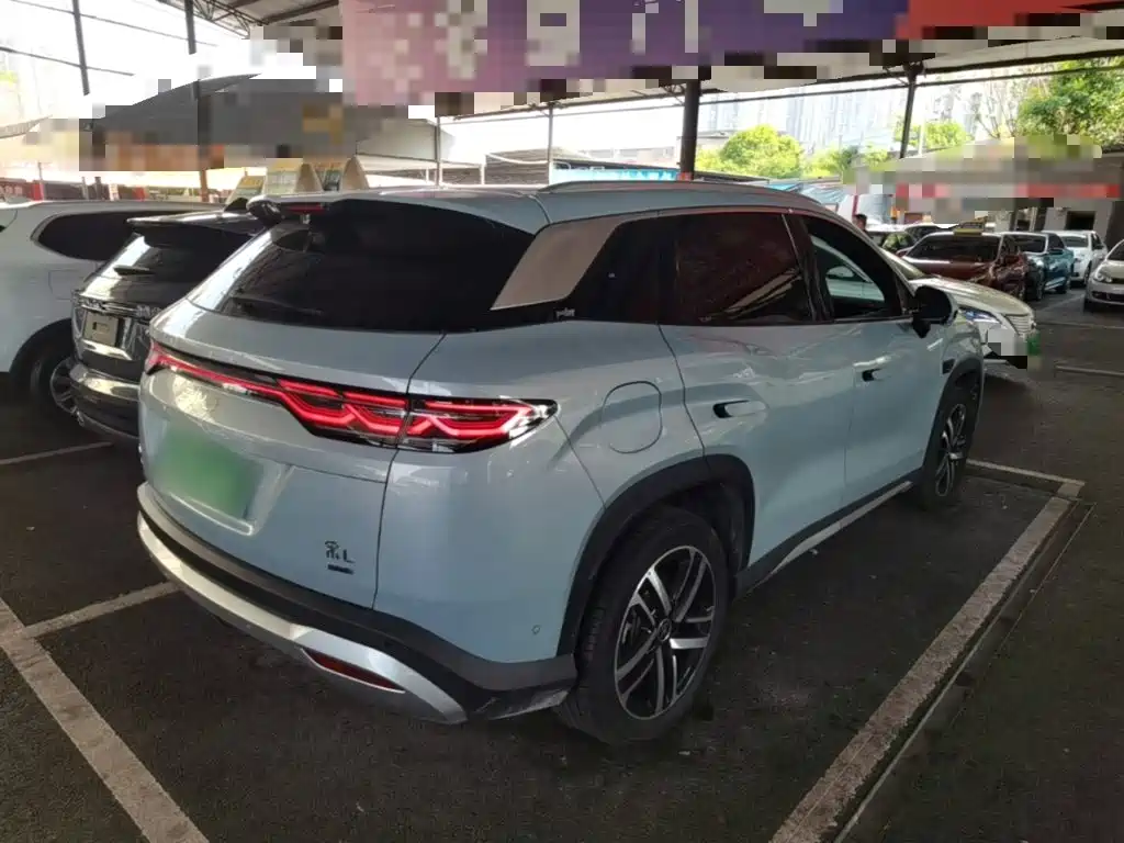 BYD Song L DM-i 2025 — фото 7
