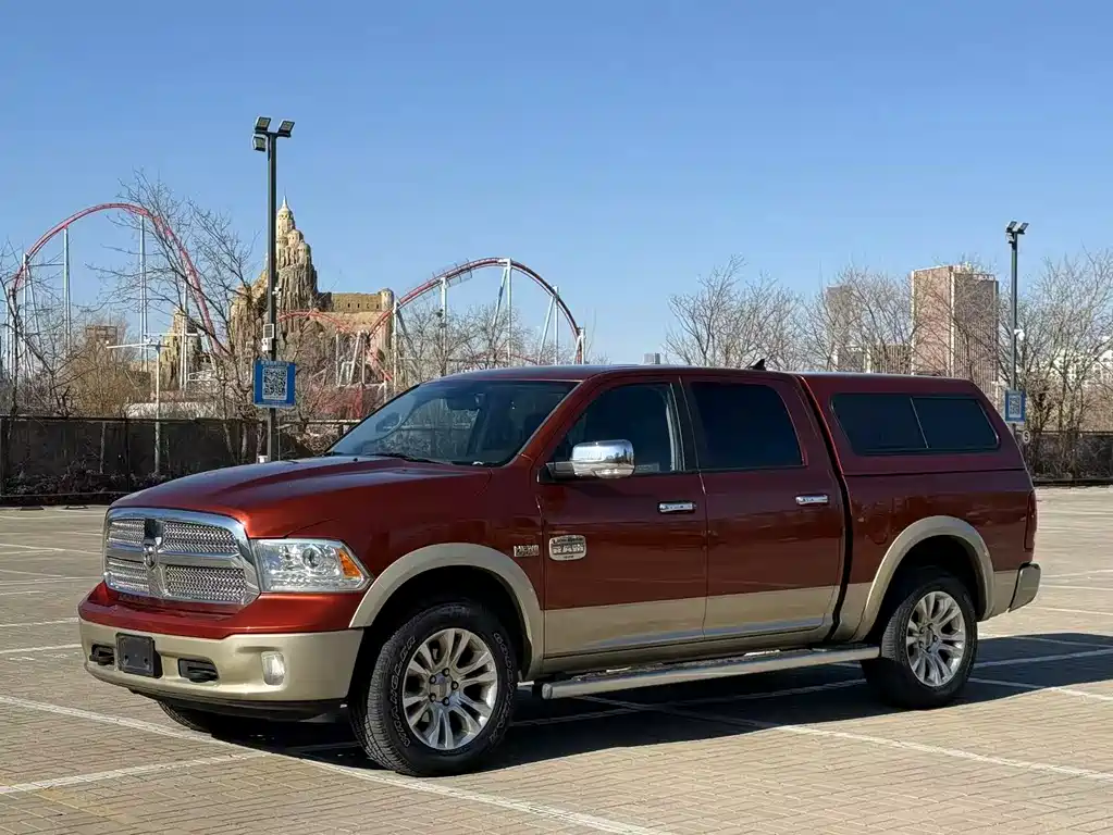 RAM Trucks 2015 — фото 1