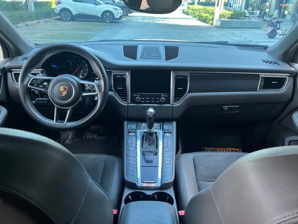 Porsche Macan 2017 — фото 9