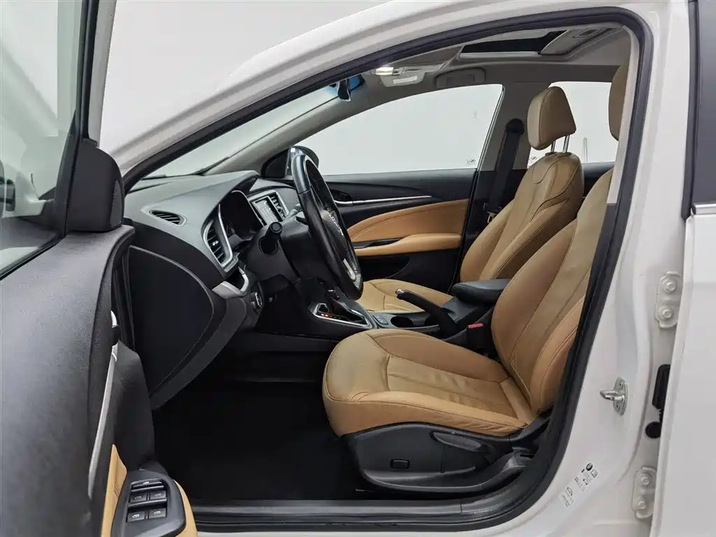 Buick Excelle 2018 — фото 10