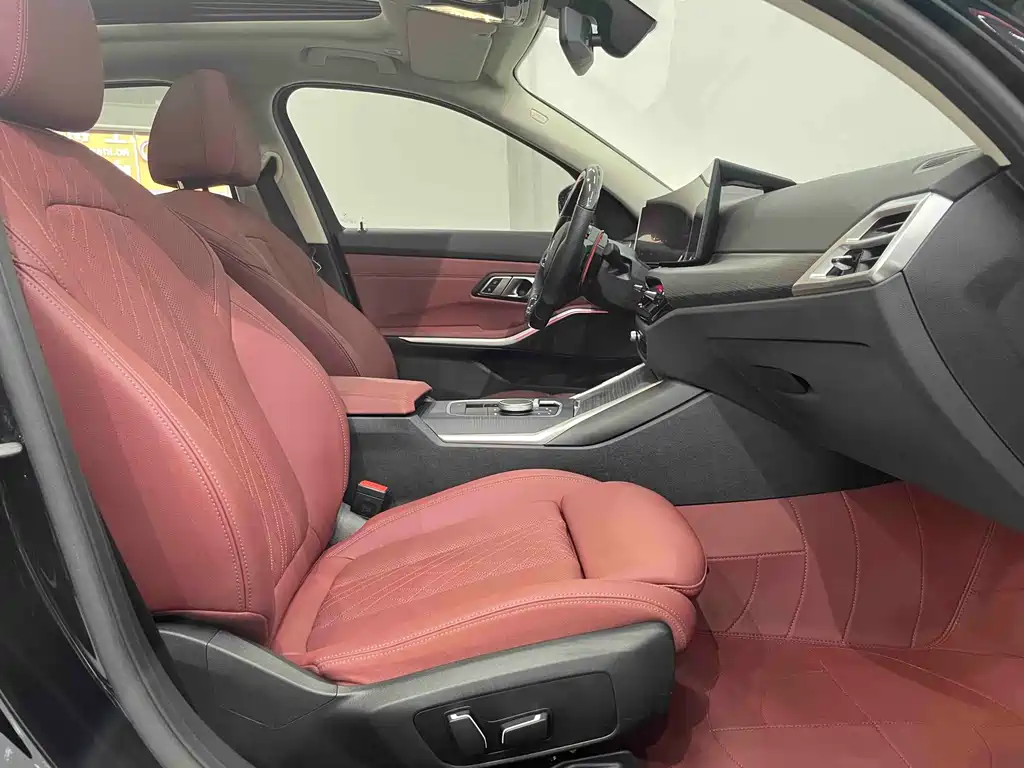 BMW 3 Series 2025 — фото 14