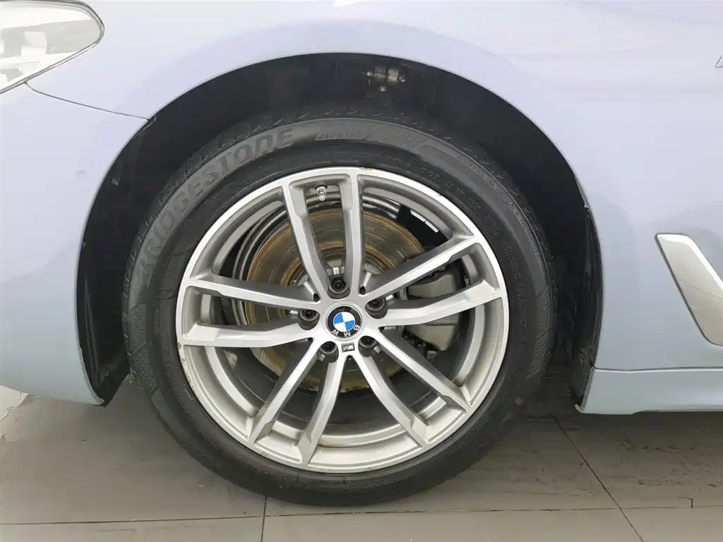 BMW 5 Series 2020 — фото 17