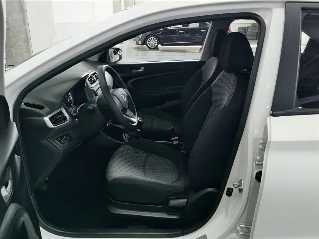 Hyundai Verna 2018 — фото 10