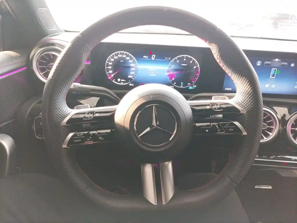 Mercedes-Benz A-Class 2023 — фото 7