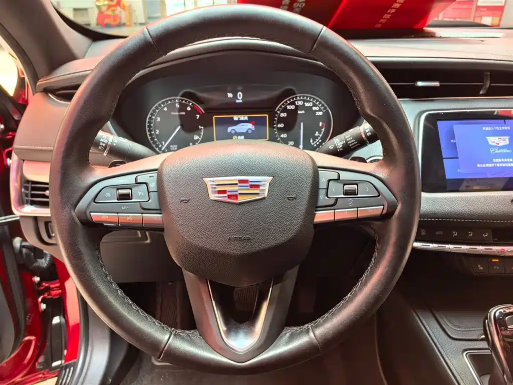 Cadillac XT4 2021 — фото 13
