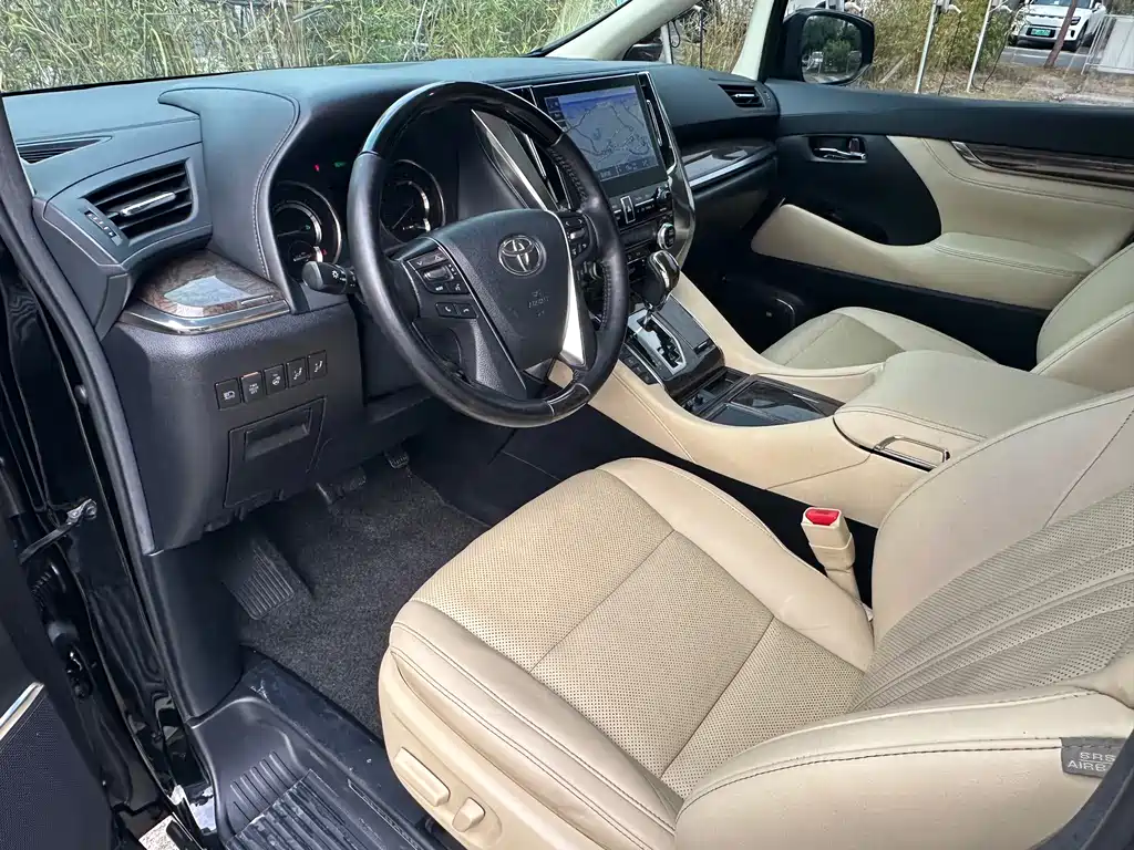 Toyota Alphard 2021 — фото 14