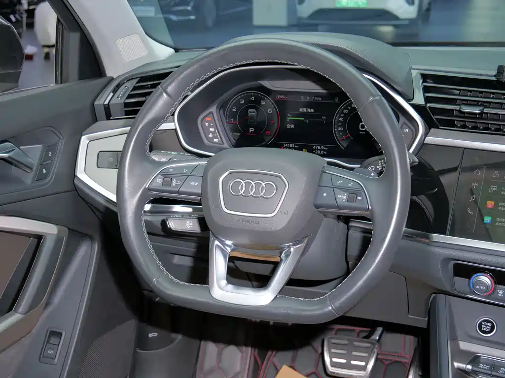 Audi Q3 2023 — фото 18