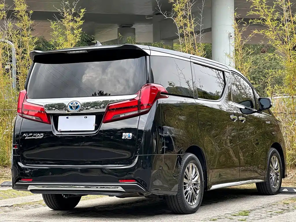 Toyota Alphard 2021 — фото 8