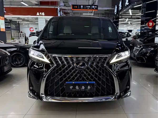 Lexus LM 2022