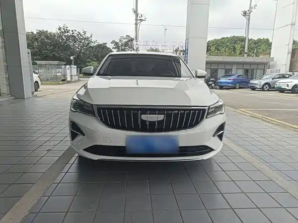 Geely Emgrand 2025