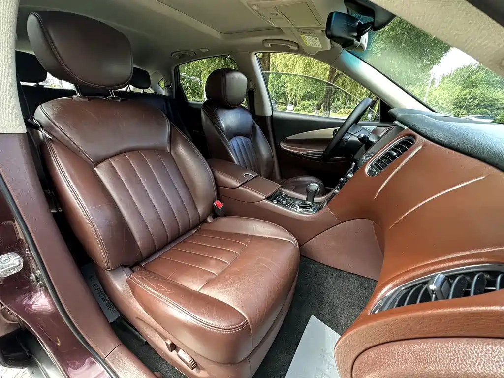 Infiniti QX50 2017 — фото 13