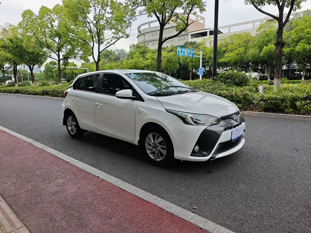 Toyota Yaris L 2018 — фото 3