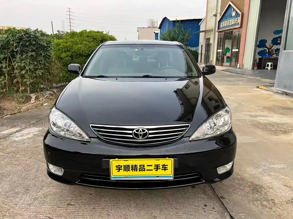 Toyota Camry 2005 — фото 2