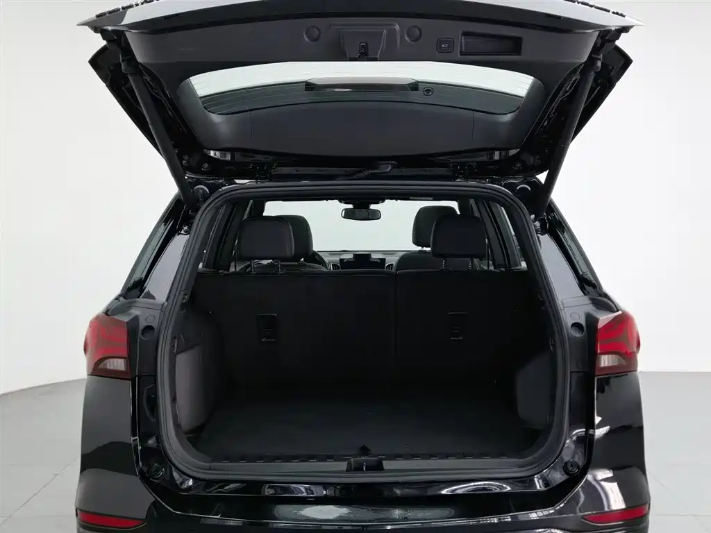 Chevrolet Equinox 2023 — фото 16