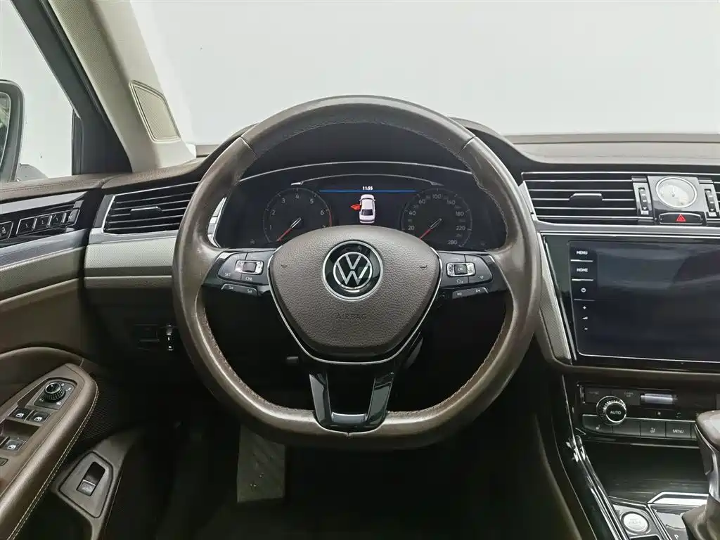 Volkswagen Phideon 2022 — фото 11