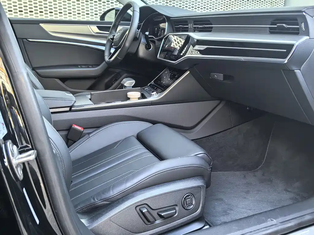 Audi A7 2025 — фото 17