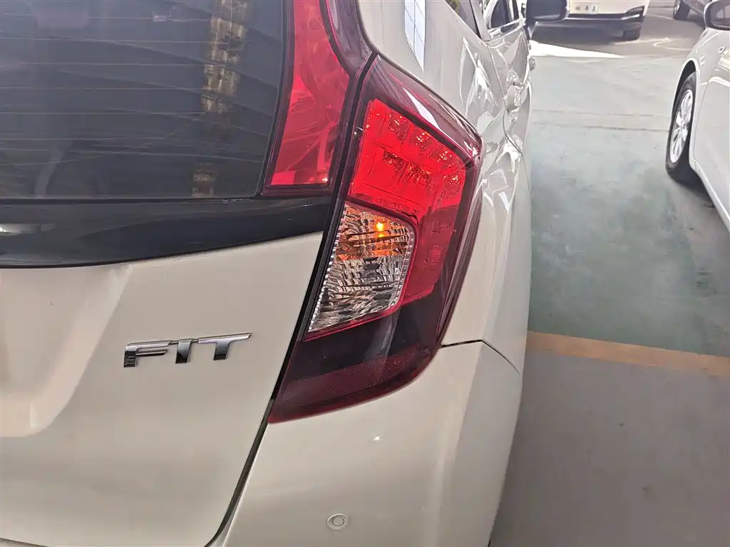 Honda Fit 2017 — фото 24