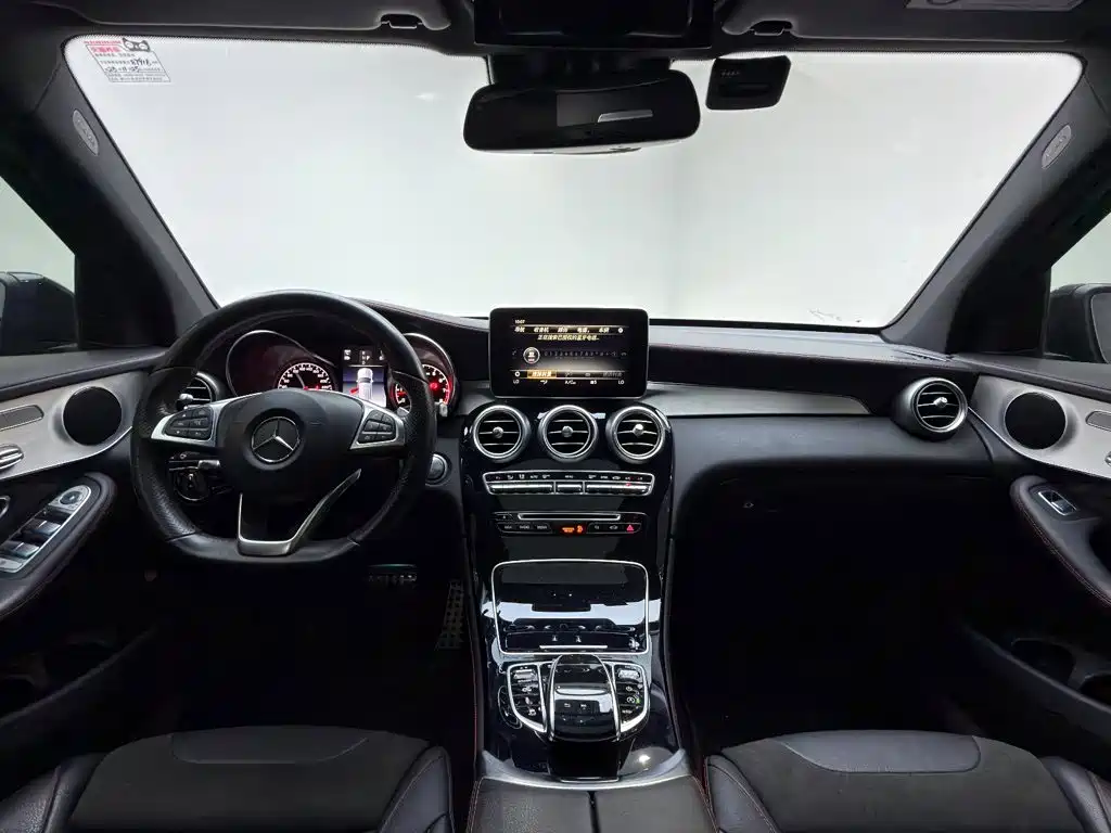 Mercedes-Benz GLC AMG 2018 — фото 10