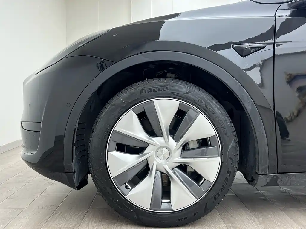 Tesla Model Y 2023 — фото 18