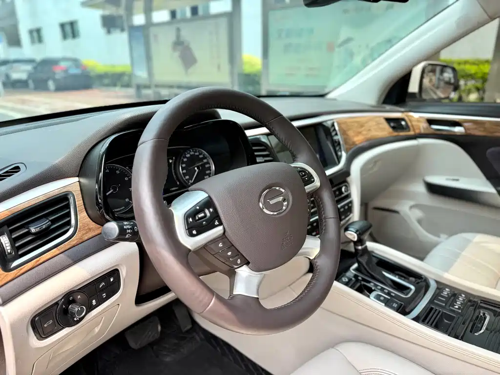 GAC Motor Trumpchi GS8 2017 — фото 5