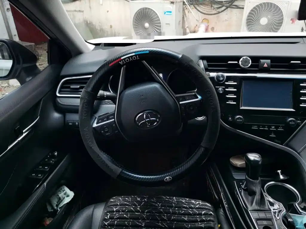 Toyota Camry 2018 — фото 11