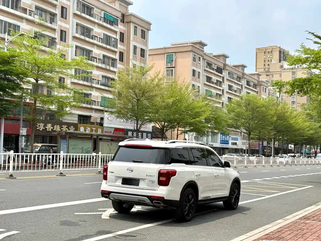 GAC Motor Trumpchi GS8 2017 — фото 12