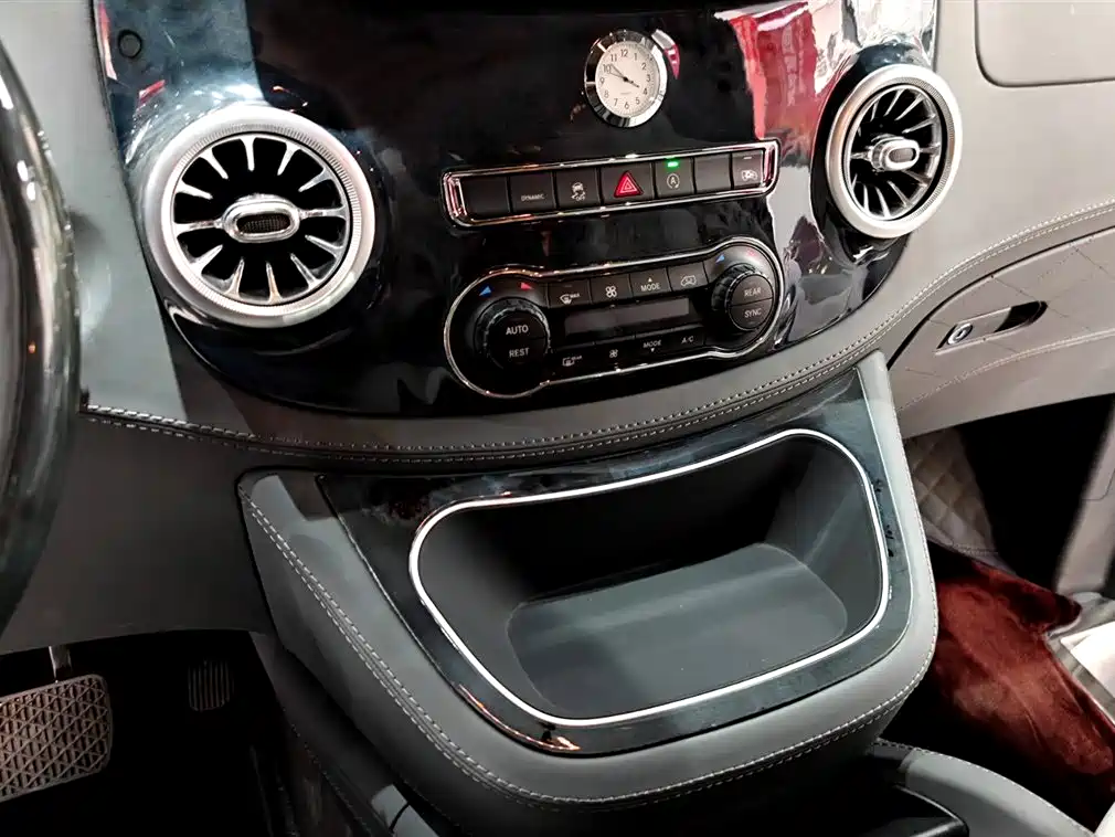 Mercedes-Benz Vito 2023 — фото 20