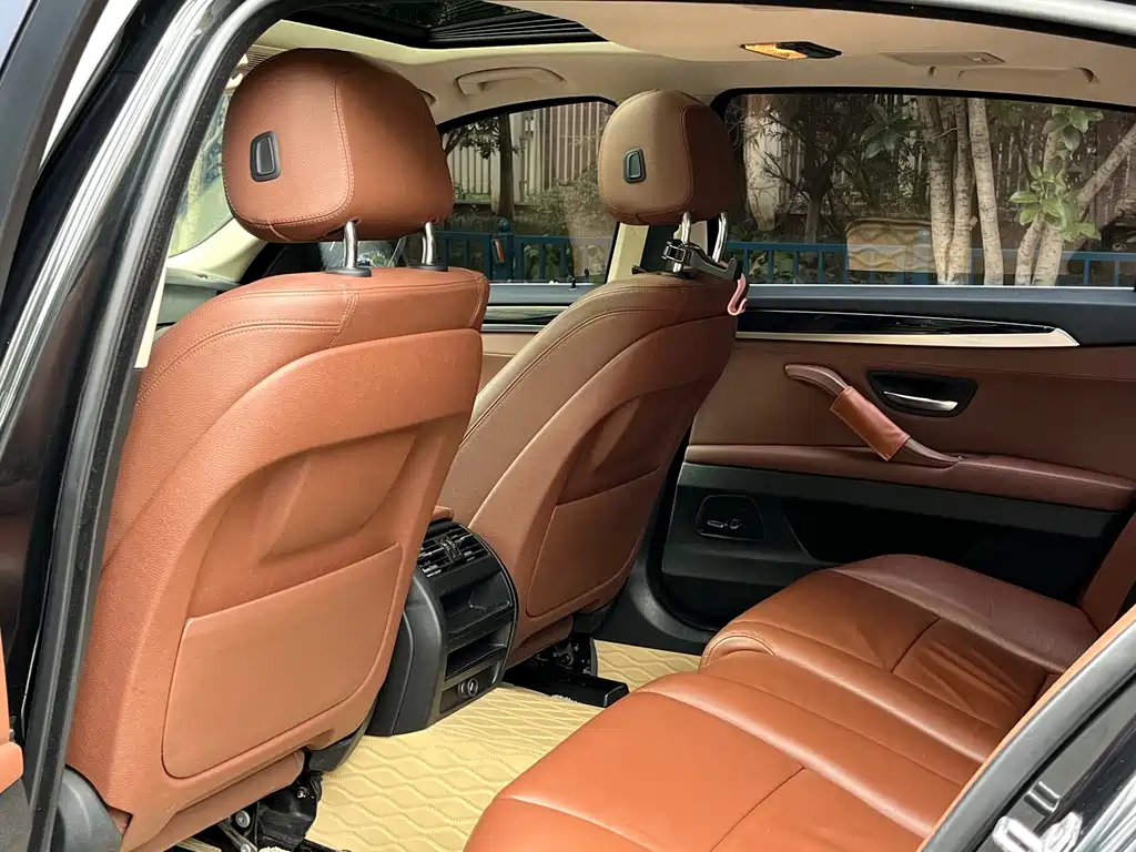 BMW 5 Series 2015 — фото 10