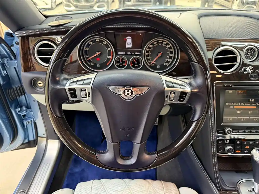 Bentley Flying Spur 2014 — фото 16