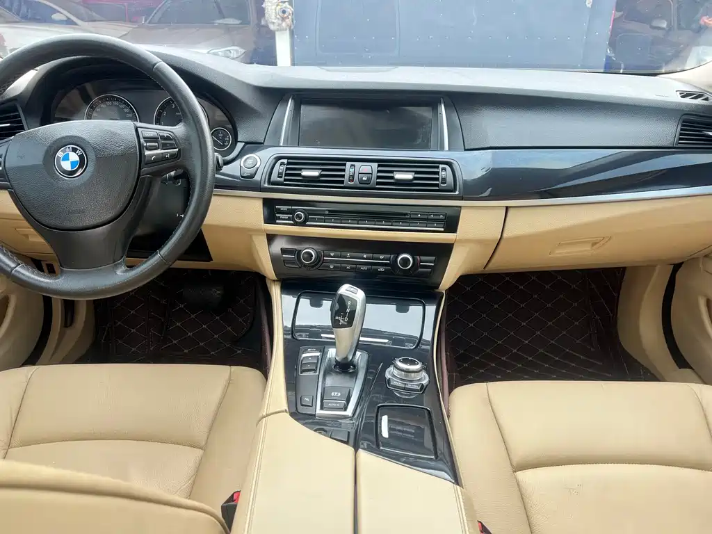 BMW 5 Series 2013 — фото 16
