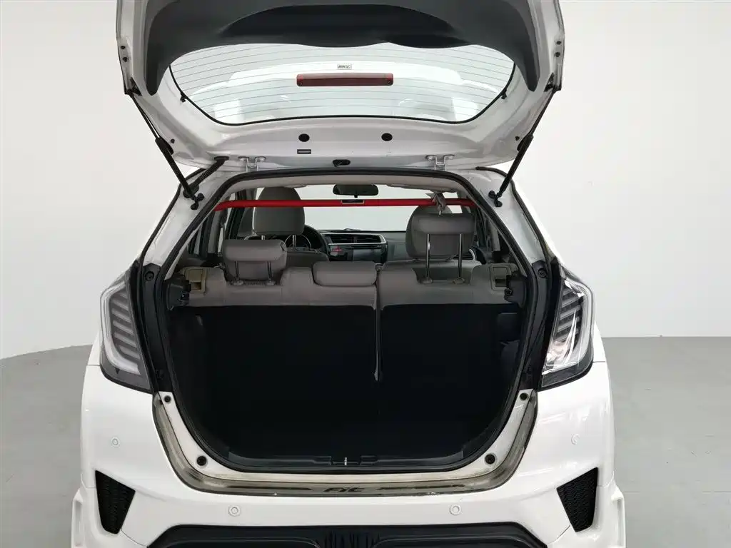 Honda Fit 2016 — фото 16