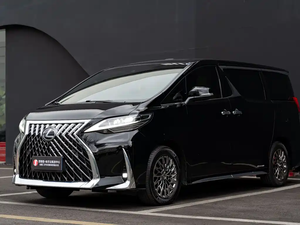 Lexus LM 2023 — фото 1