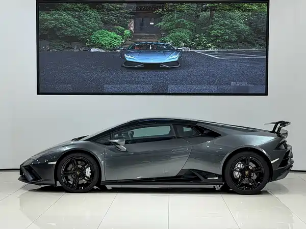 Lamborghini Huracan 2020