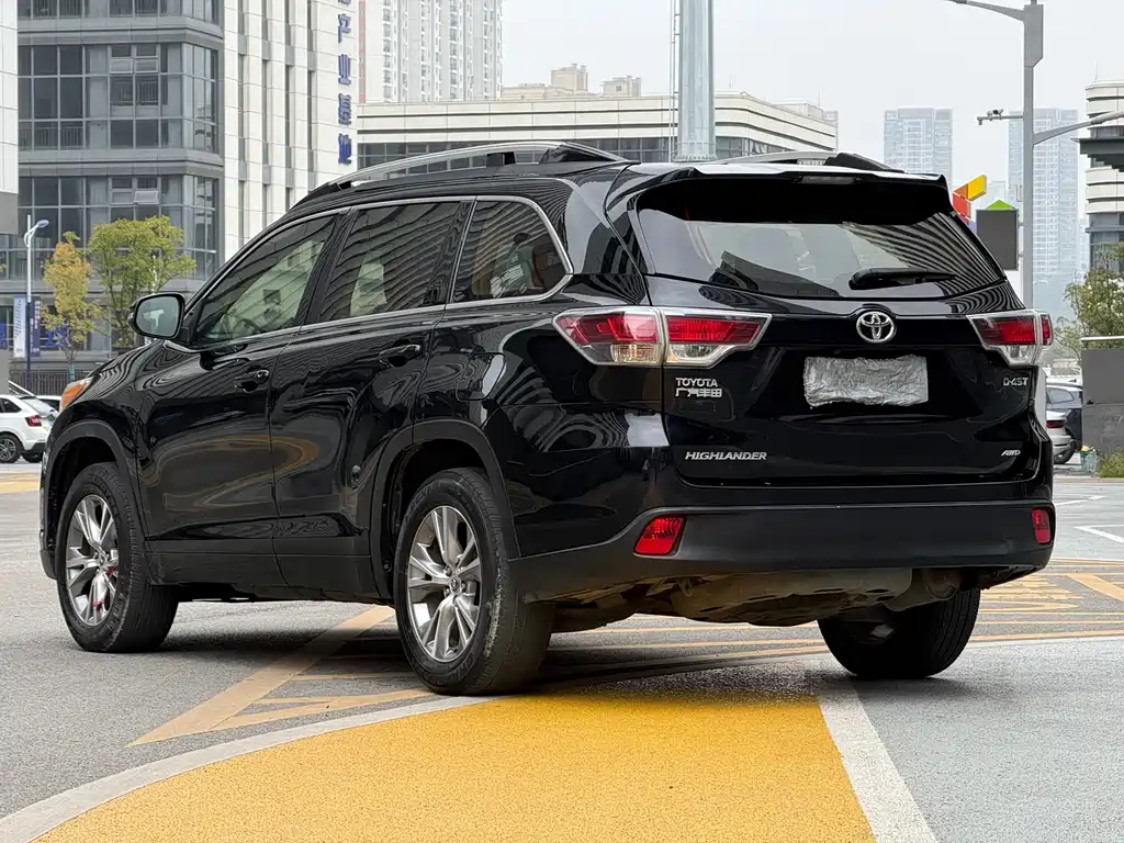 Toyota Highlander 2016 — фото 9