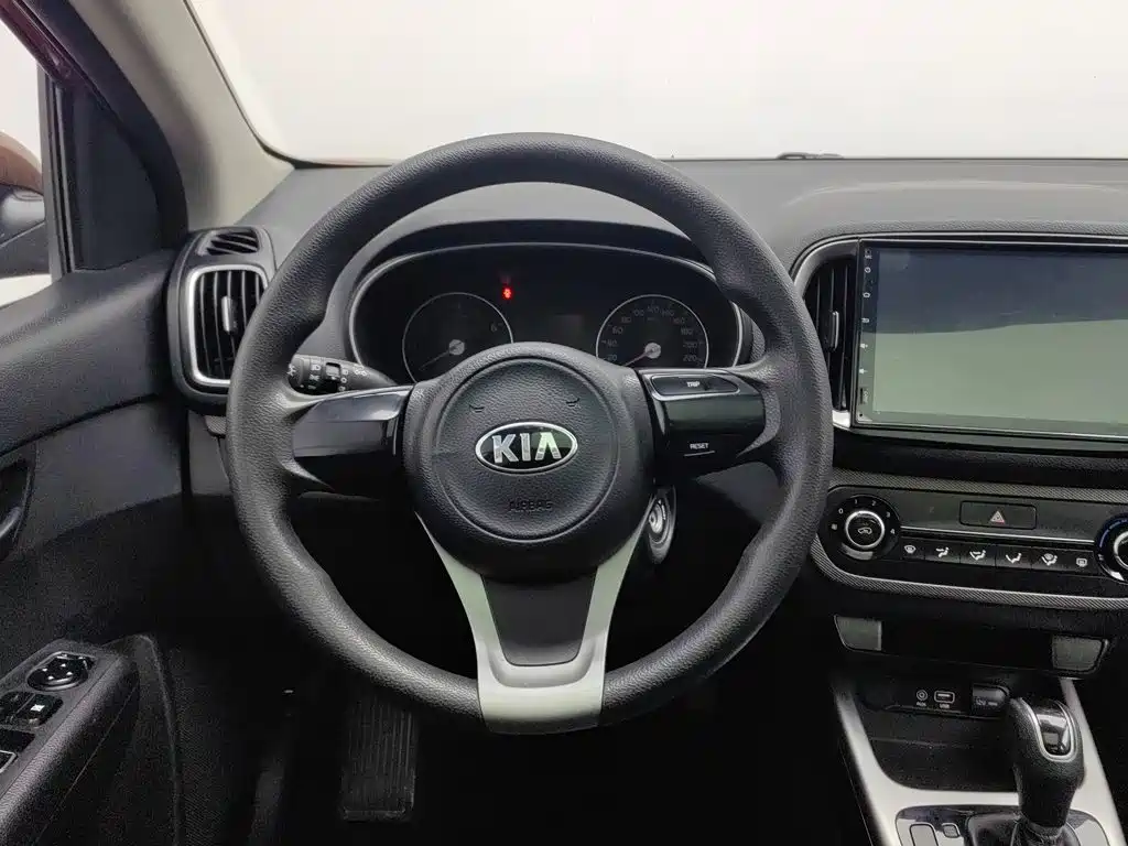 Kia KX3 2016 — фото 11