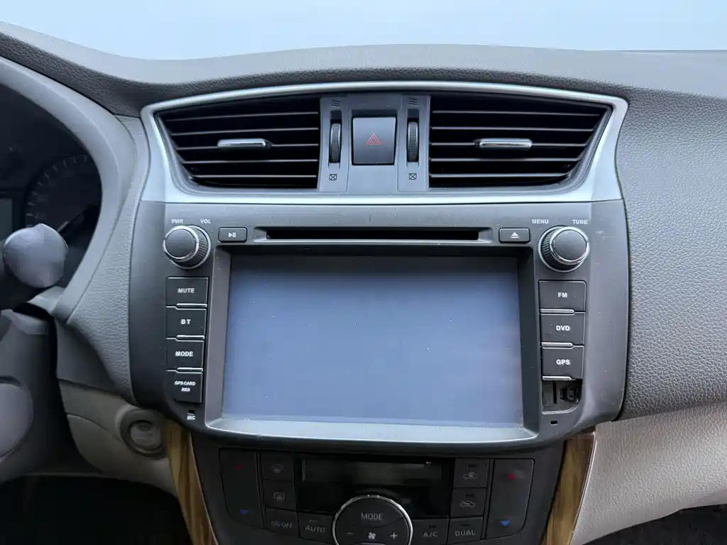 Nissan Sylphy 2015 — фото 13