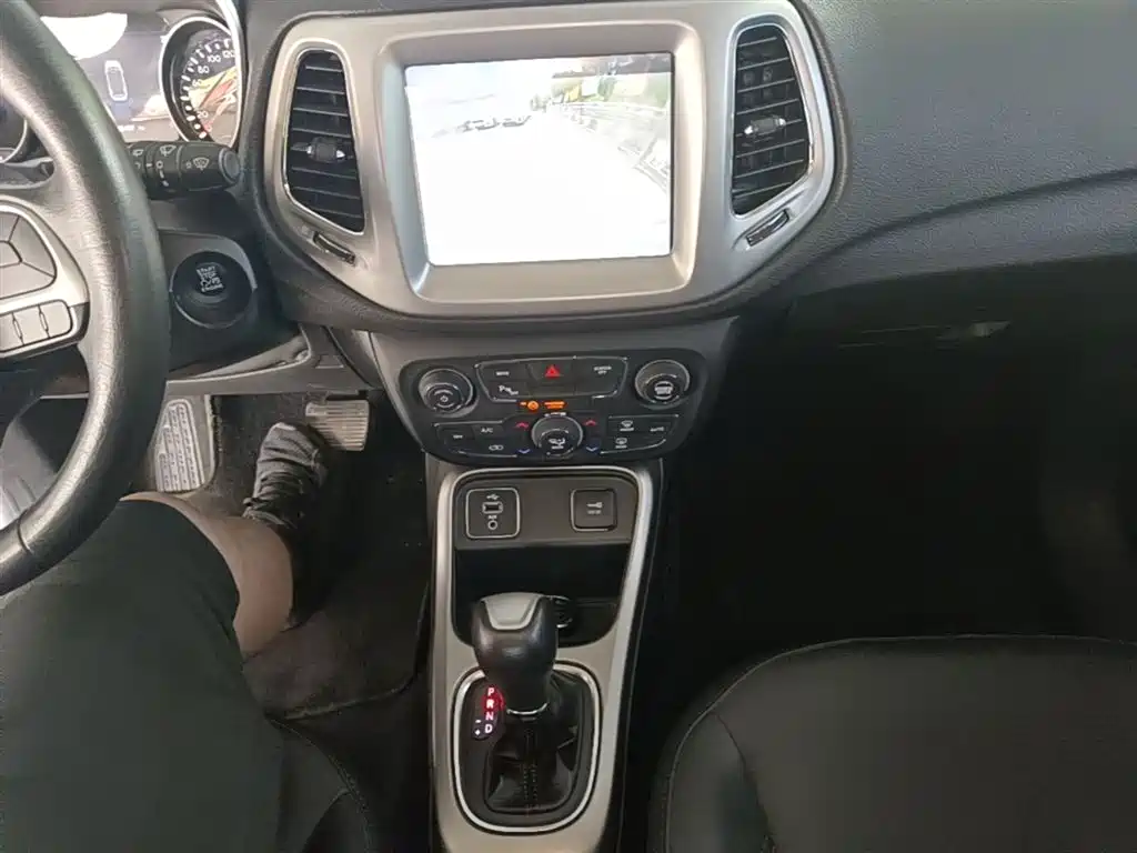 Jeep Compass 2019 — фото 14