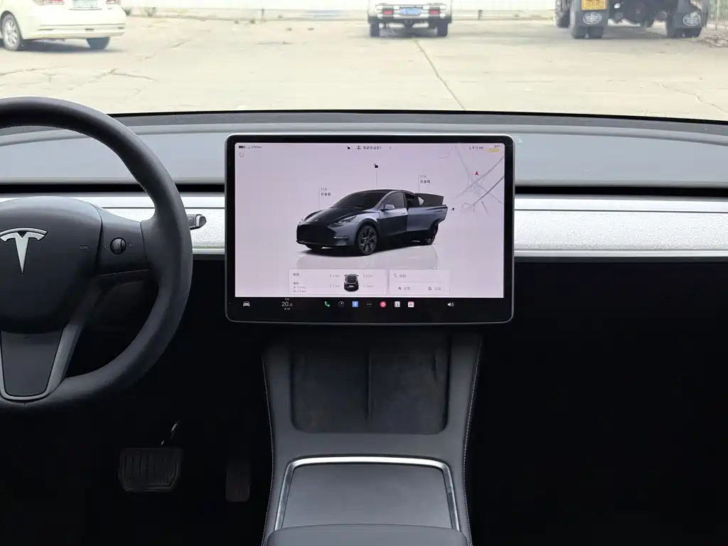 Tesla Model Y 2025 — фото 9