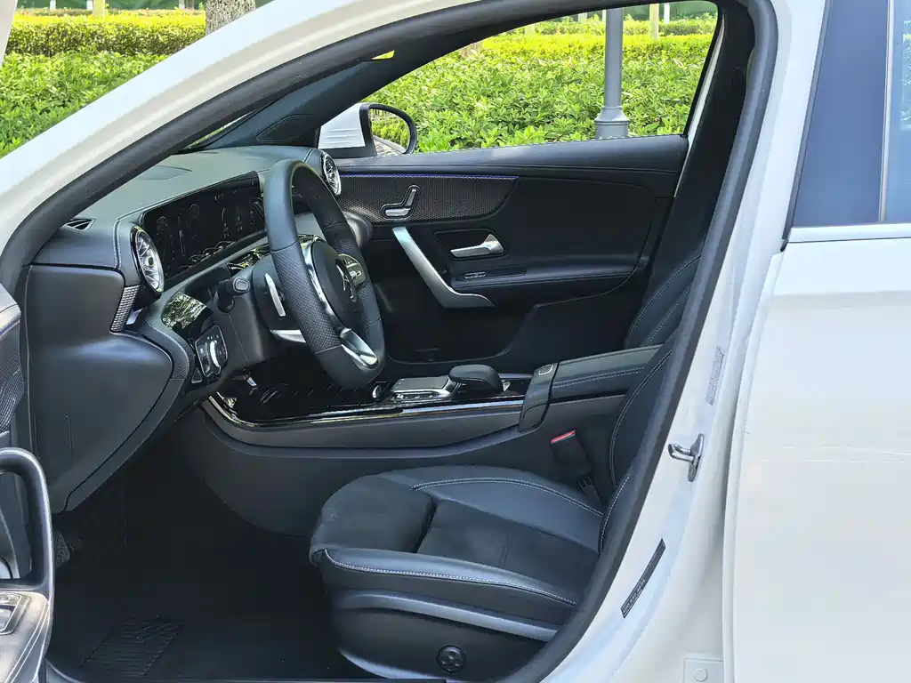 Mercedes-Benz A-Class 2021 — фото 11