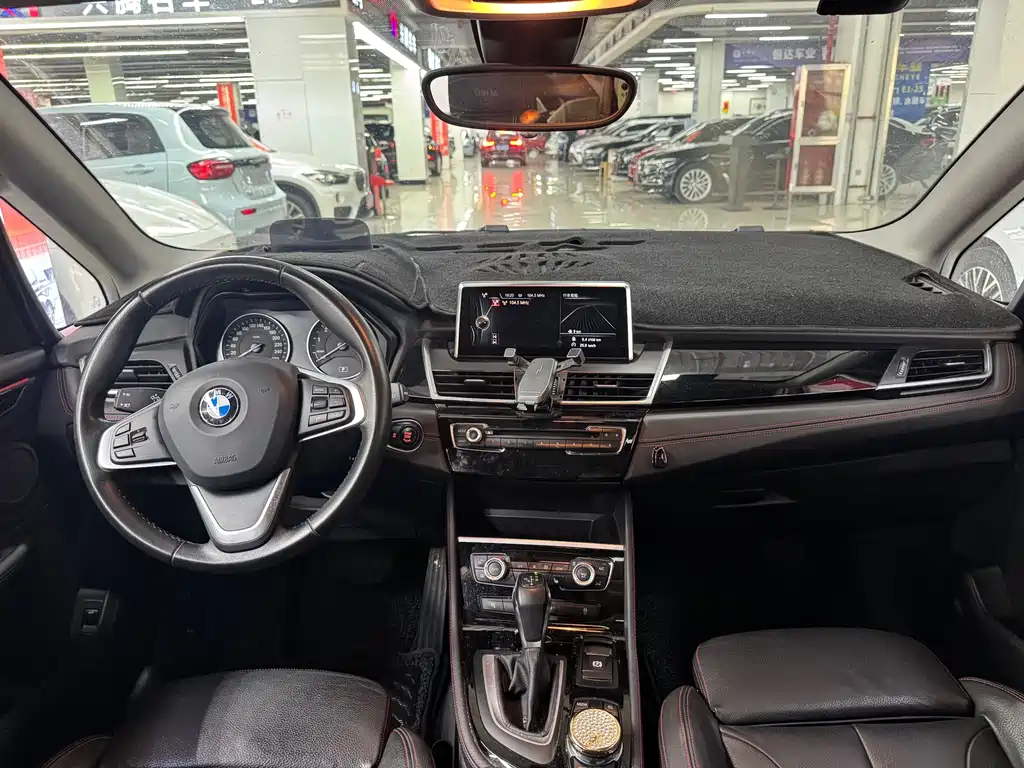 BMW 2 Series Active Tourer 2017 — фото 7