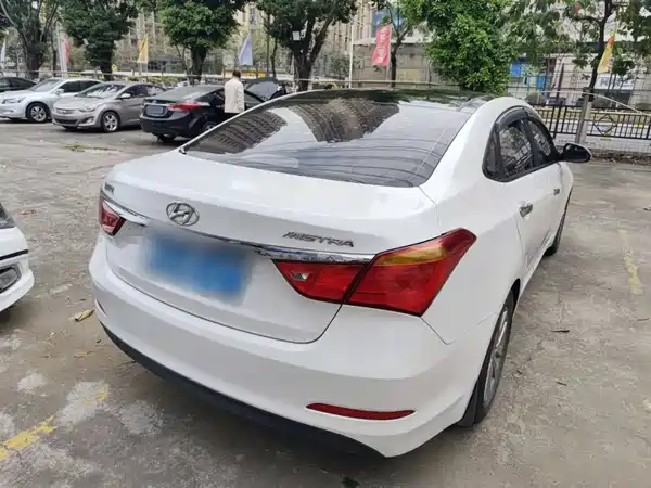 Hyundai Mistra 2014