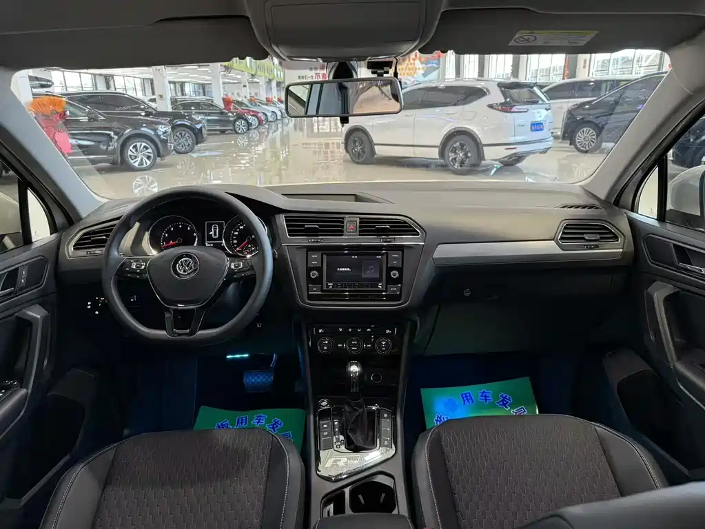 Volkswagen Tiguan L 2019 — фото 11
