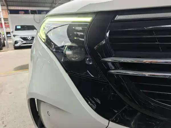 Mercedes-Benz EQC 2021