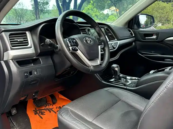 Toyota Highlander 2016