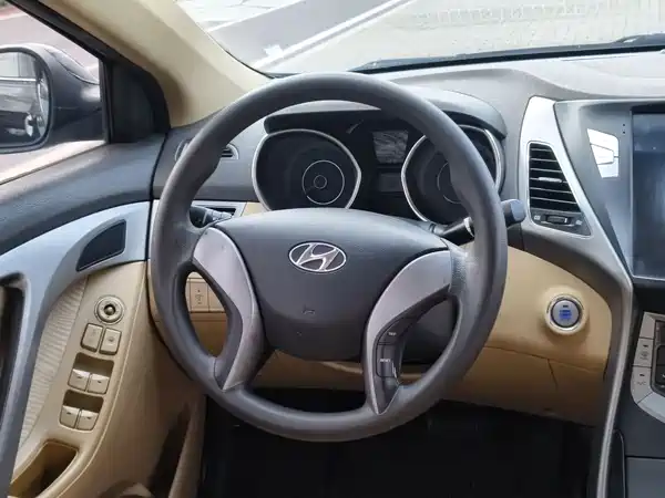 Hyundai Elantra Langdong 2013
