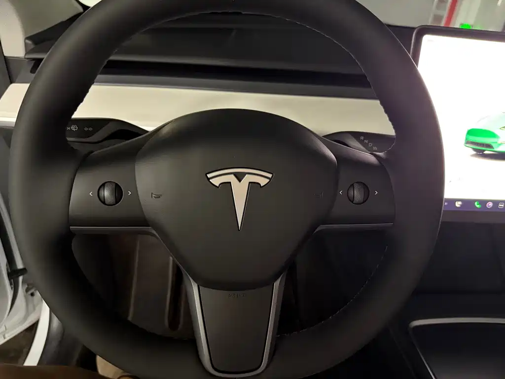 Tesla Model Y 2023 — фото 16